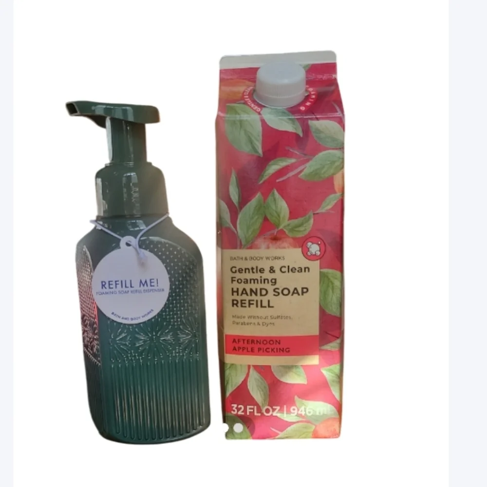Bath & Body Works Foaming Hand Soap Refill & Foaming Soap Refill Dispenser - Picture 1 of 4